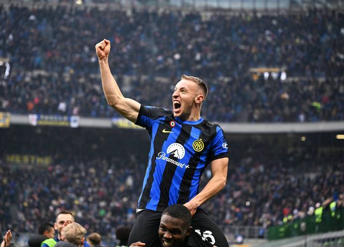 易游官方网站 -包含今晨意大利杯焦点战，国际米兰刷新队史纪录，悬念犹存，身体对抗强度拉满的词条