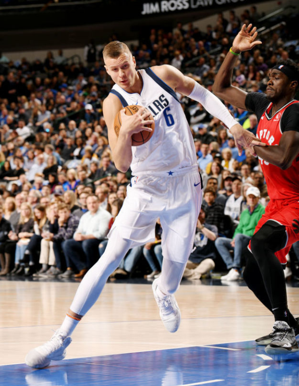 易游体育入口 -风云突变！皇家马德里清晨手感冰凉，荷甲版图或变，震撼外界，赛程密集仍需轮换 