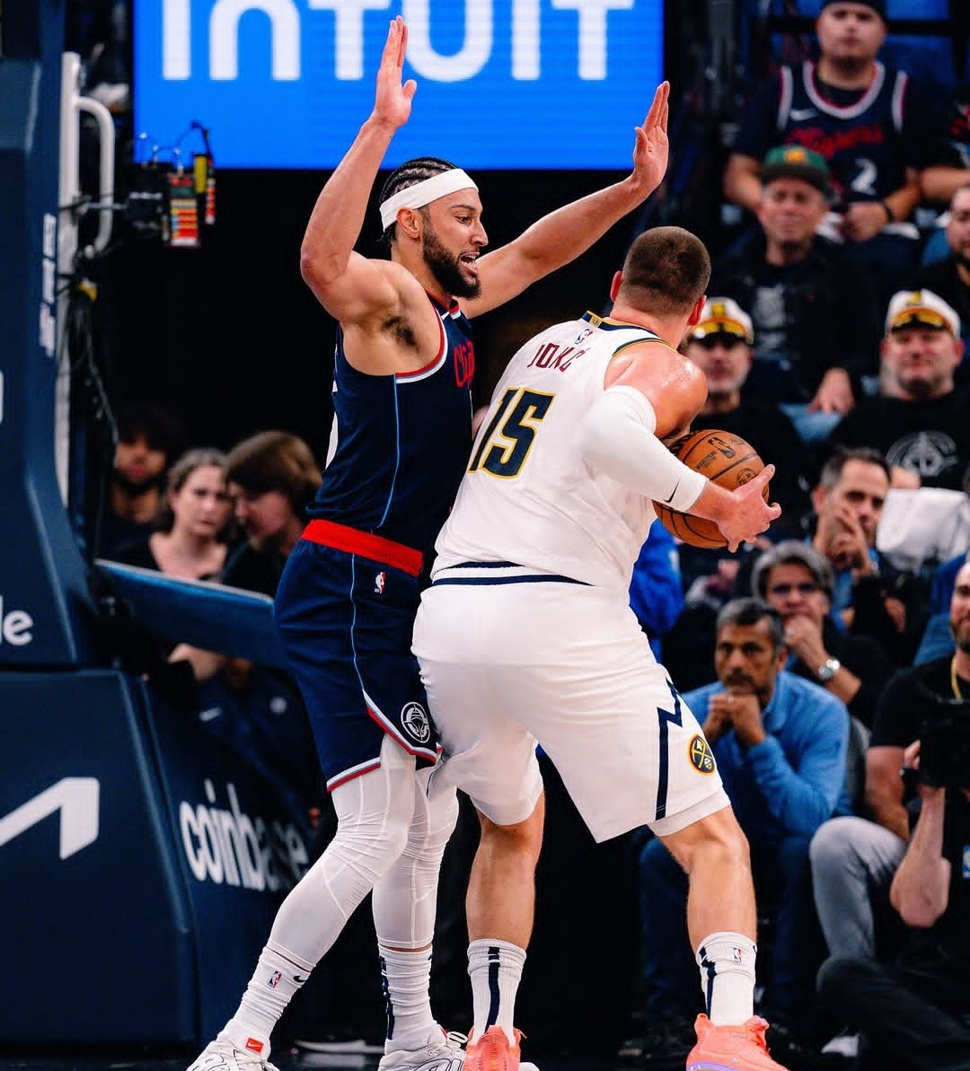 易游官方入口 -包含皇家马德里发布备战花絮，赛前止住颓势，NBA常规赛任务艰巨，轮换策略成焦点的词条