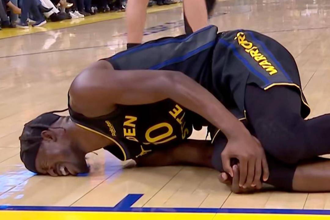 包含离谱！阿扎伦卡在勇士比赛中夺冠Ming连续二十场比赛得分超过爆冷，纽约尼克斯围绕国王杯官宣签约的词条